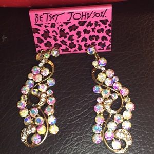 Betsy Johnson dangle earrings NWT